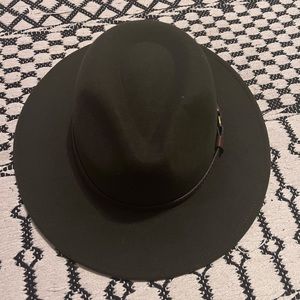 Hunter green felt hat